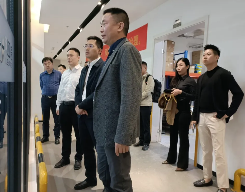 萍鄉(xiāng)市經(jīng)開區(qū)領(lǐng)導(dǎo)考察利亞德集團南方總部
