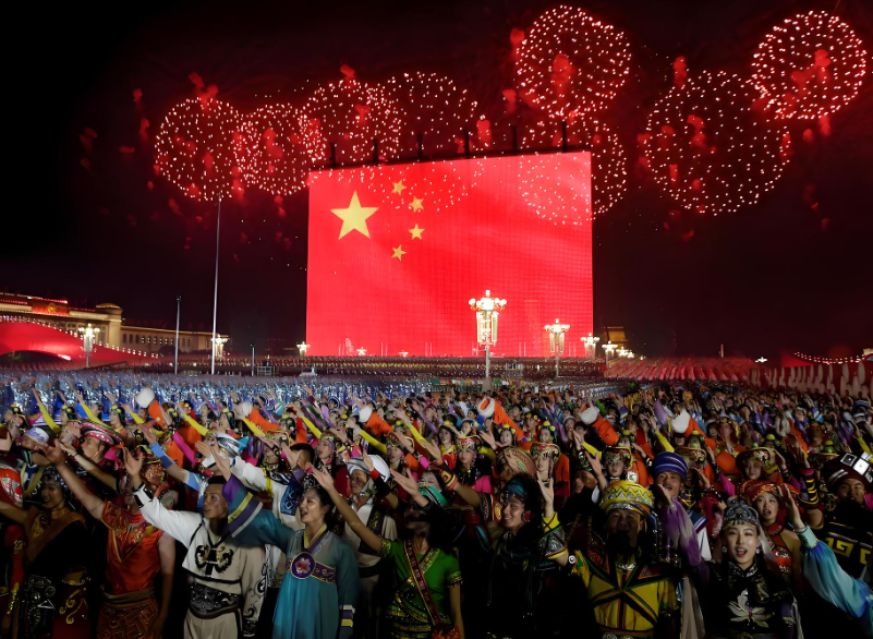 從廣場到觀禮臺：LED顯示屏如何點(diǎn)亮閱兵盛典？