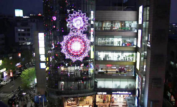 威特姆 LED玻璃幕墻屏幕展示