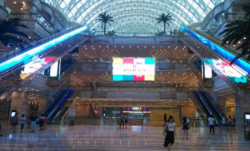 室內(nèi)商場(chǎng)LED顯示屏尺寸？及選型要求